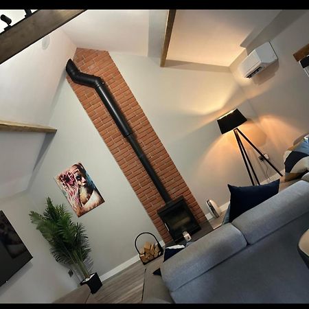 Kelly'S Roost Apartment Doagh Bagian luar foto