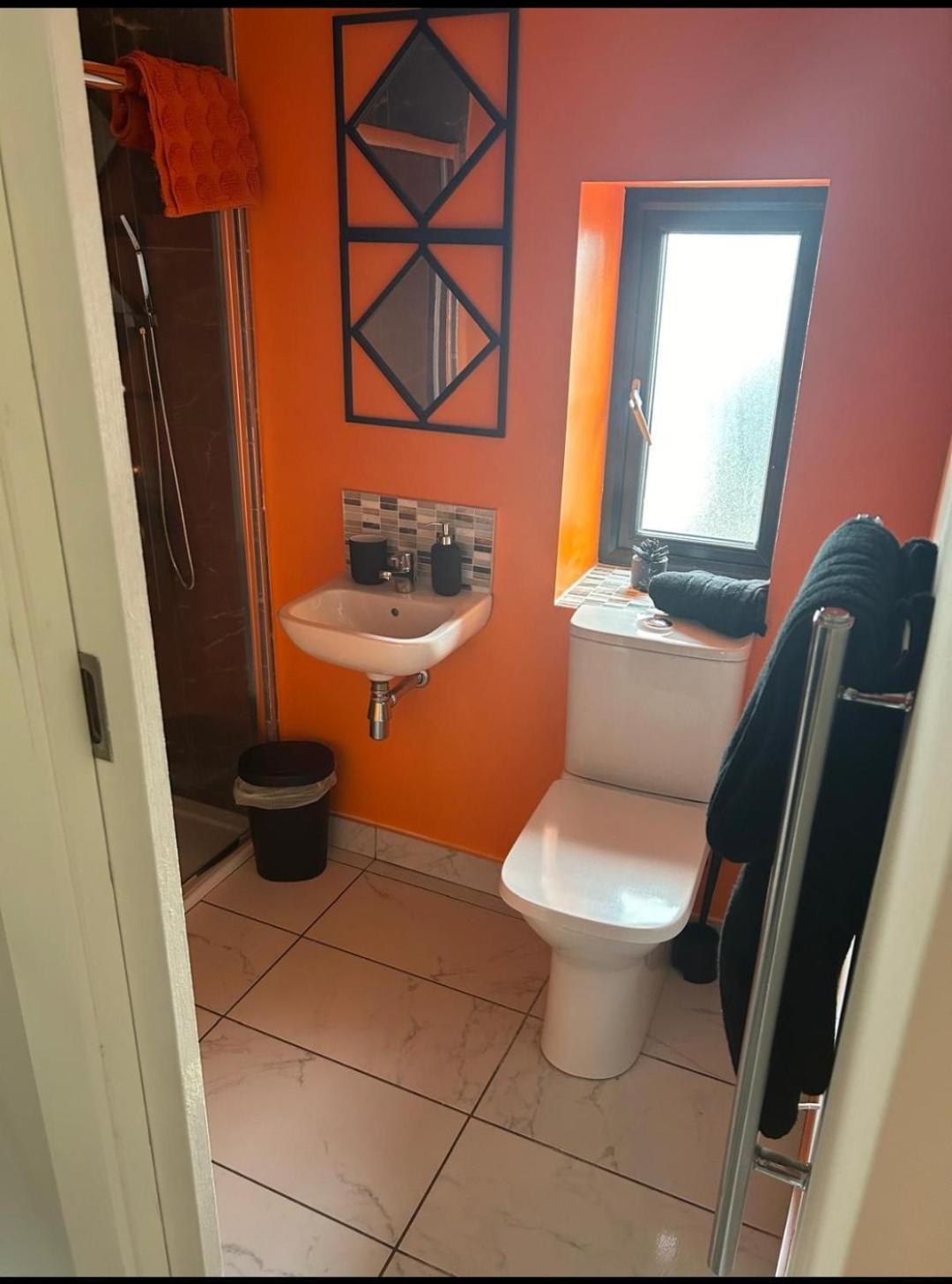 Kelly'S Roost Apartment Doagh Bagian luar foto